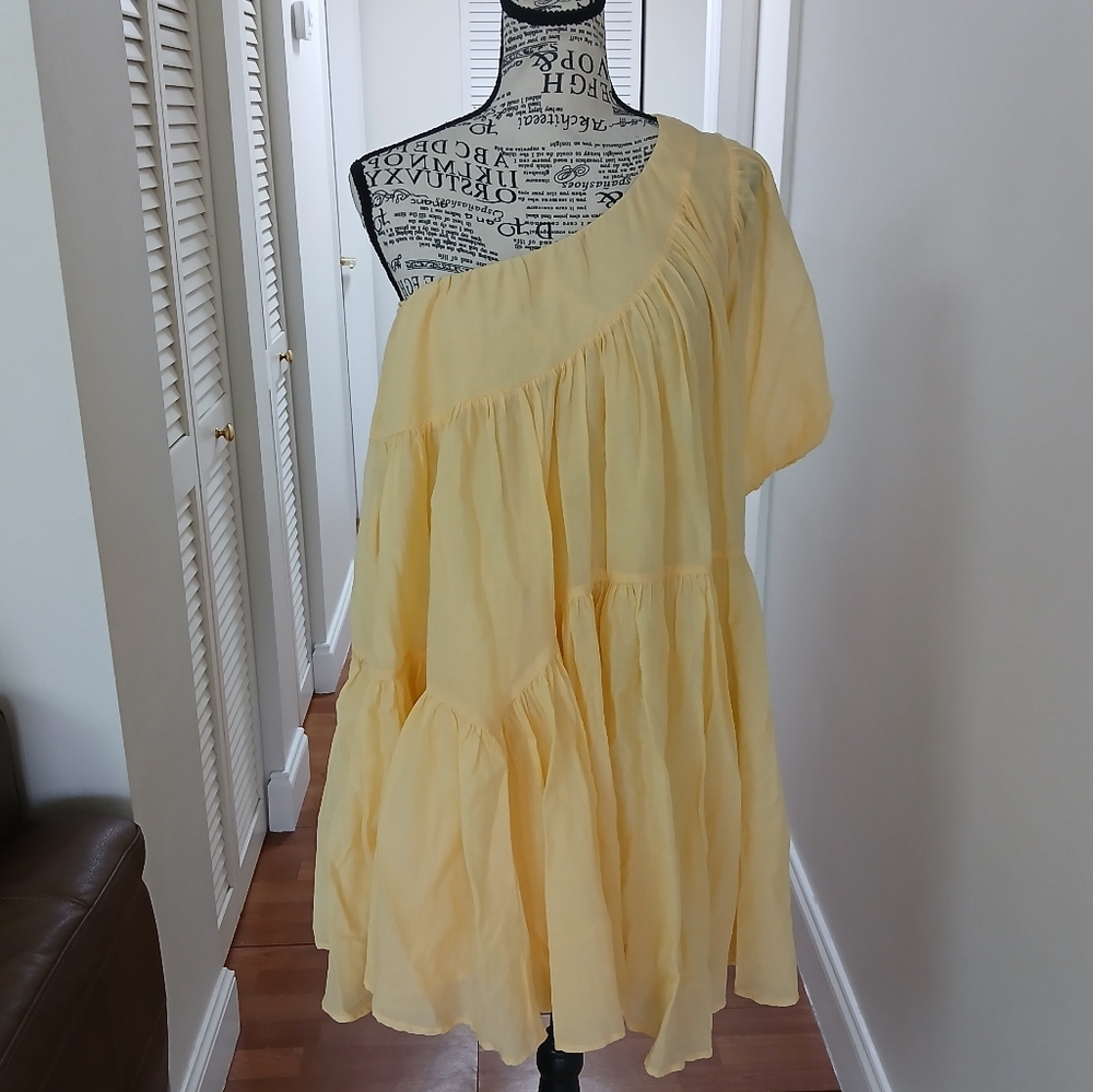 Devotion Gloria yelllow off shoulder dress
